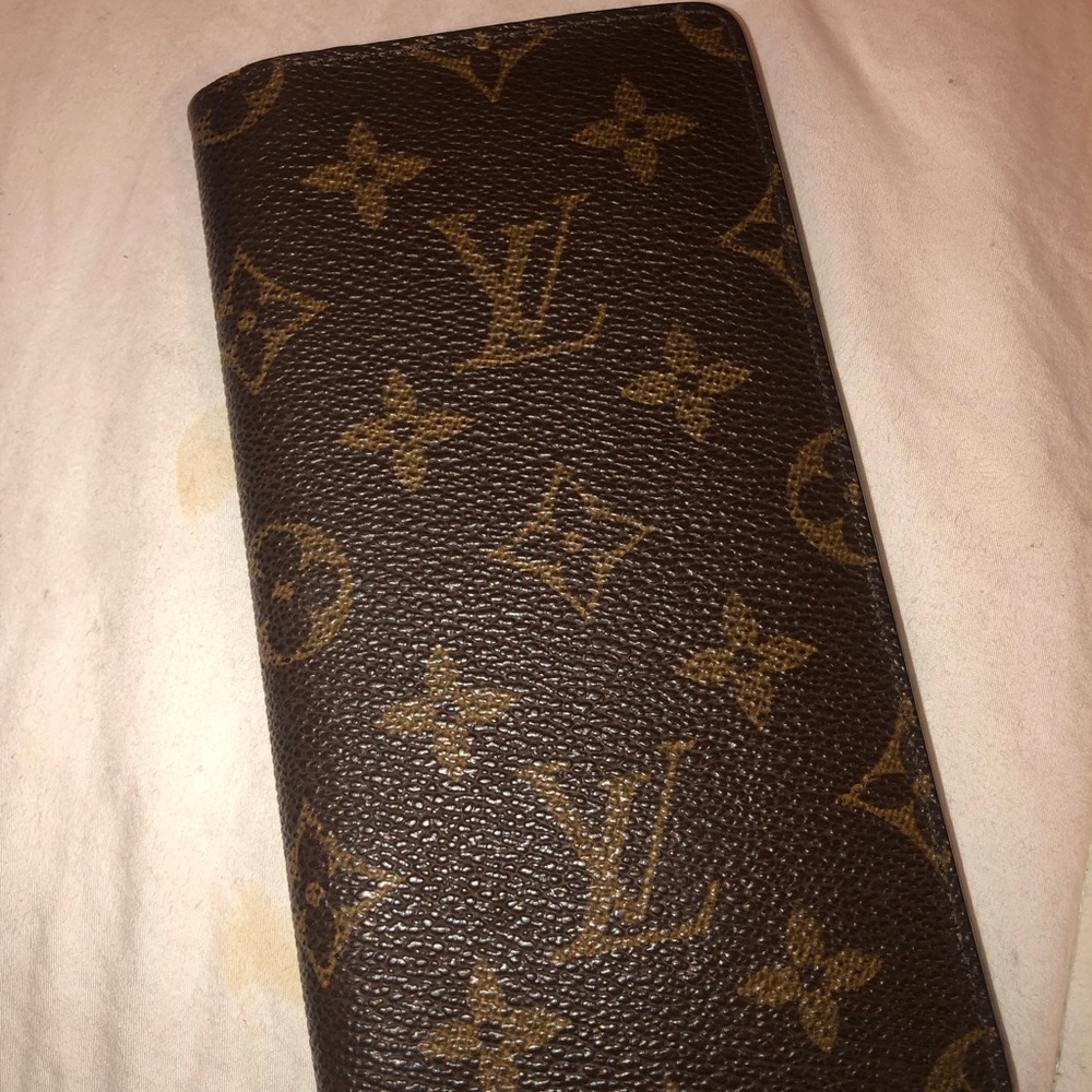 Louis Vuitton wallet 100% authentic
